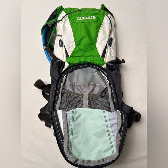 CamelBak Green and Black Hydration Pack - Picture 4 of 8